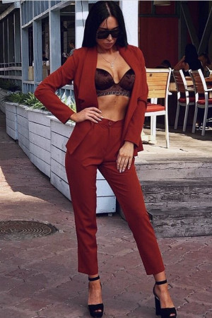 Escort girl Ксения на фото яяя