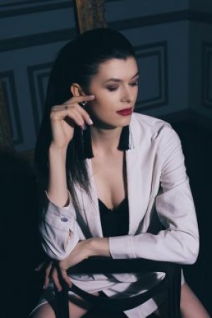 Escort girl Кира