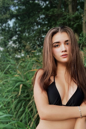 Света только через WhatsApp